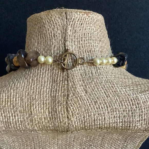 Genuine freshwater pearl & quartz necklace. - Picture 8 of 9